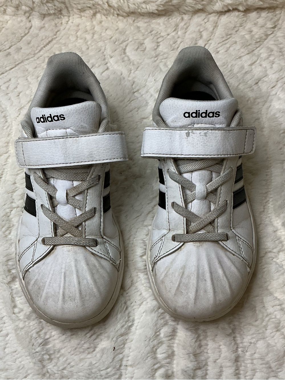 adidas White Kids Sneakers with Black Stripes Sz 2